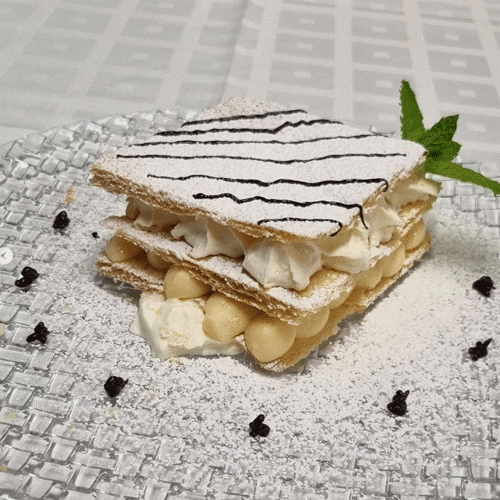 Milhojas de crema y nata